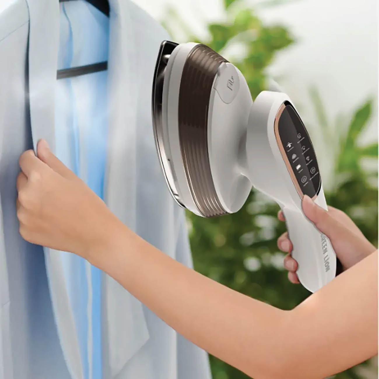Green Portable Steam Iron / 1500W Power / Dry & Steam Ironing / Fast Heating